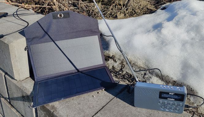 Hovedbilde Dabradio med solcellepanel oppladbar 
